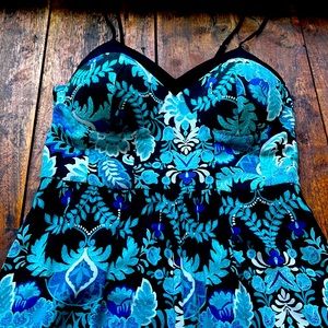 Xhilaration floral jumpsuit. Size M.